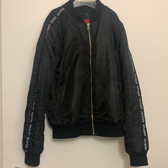 Guess bomber jacket size small - Picture 2 of 3